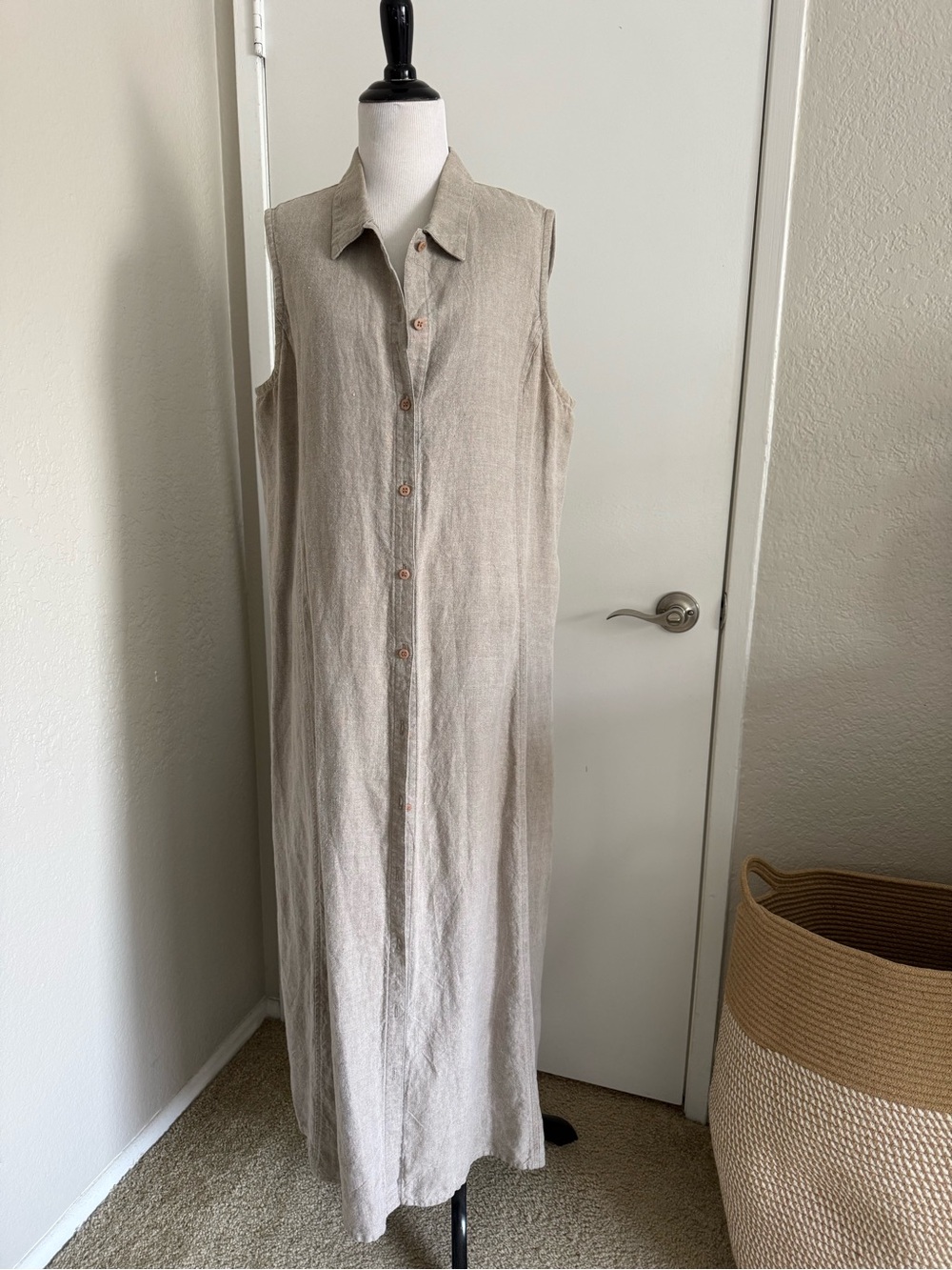 Size L Eileen Fisher Sleeveless Button-Down Linen Maxi Dress